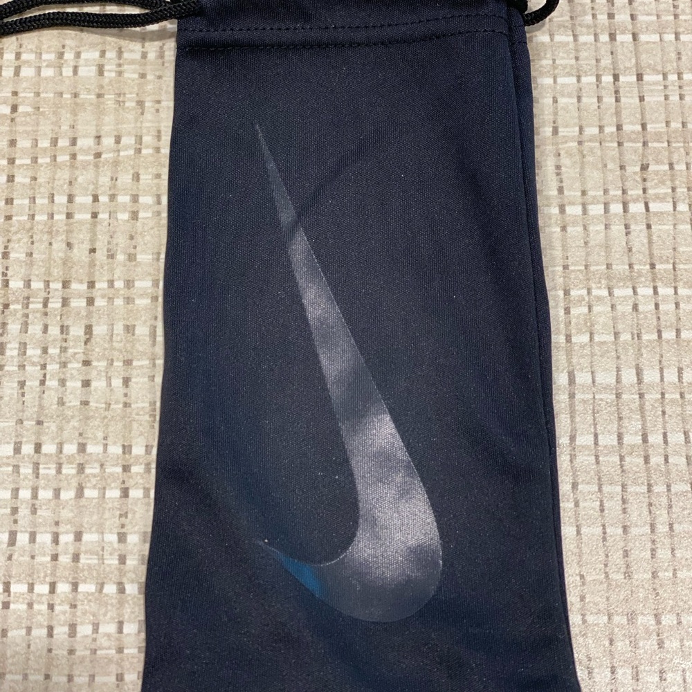 1 Nike Eyeglass & Sunglass Microfiber Pouch/ UNISEX/ Brand New
